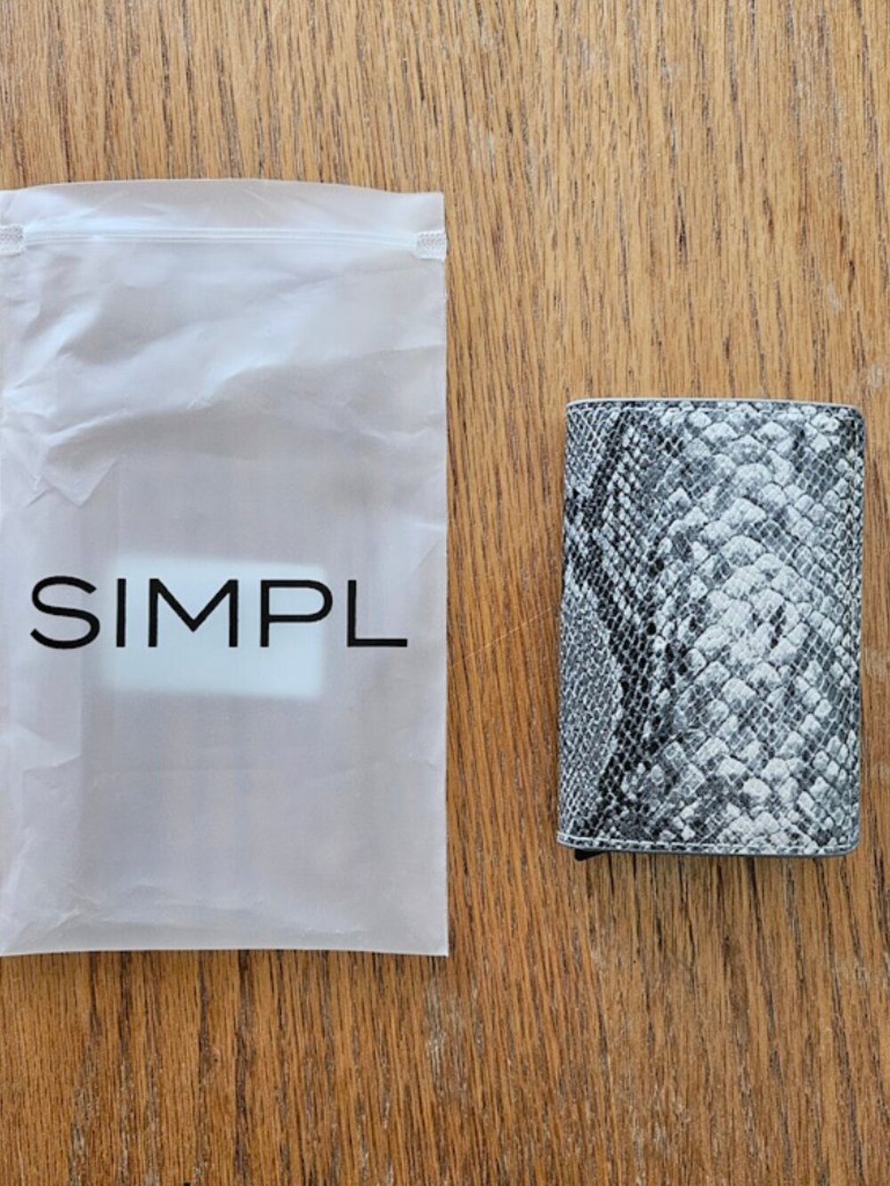 NEW SIMPL Toggl Wallet Snake Skin